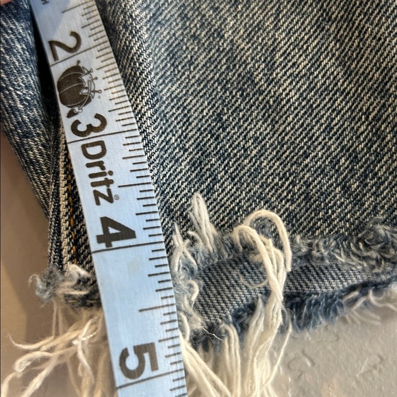 Agolde Riley Denim Short - Picture 6 of 10